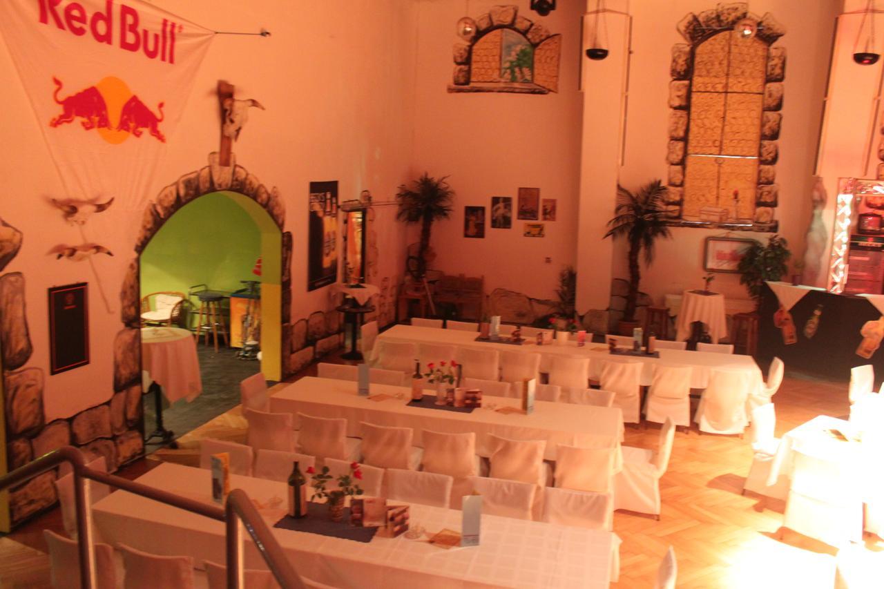 Pension Und Restaurant Die Burg Ehrenfriedersdorf Extérieur photo