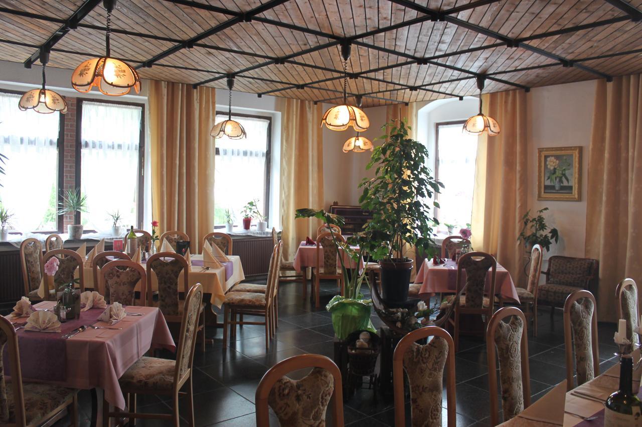 Pension Und Restaurant Die Burg Ehrenfriedersdorf Extérieur photo