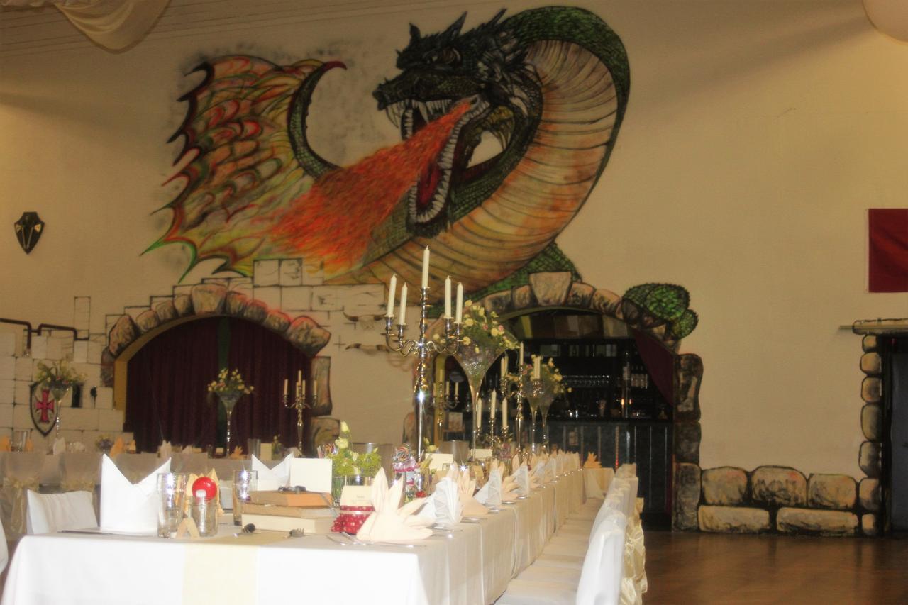 Pension Und Restaurant Die Burg Ehrenfriedersdorf Extérieur photo